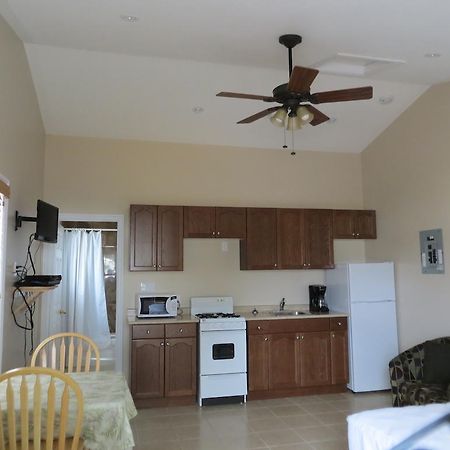 Halls Cottages Honey Harbor ภายนอก รูปภาพ